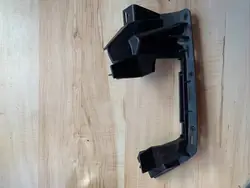 Vasen pakoputken kiinnike A1768850045 Mercedes A-sarja