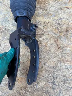 Suspensão a ar dianteira lado esquerdo Volkswagen Touareg II
