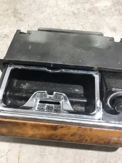 Aschenbecher Mercedes-Benz OEM 1268101030 für 380 560SEC