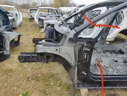 Painel quarto dianteiro direito BMW 2 Gran Tourer OEM 475