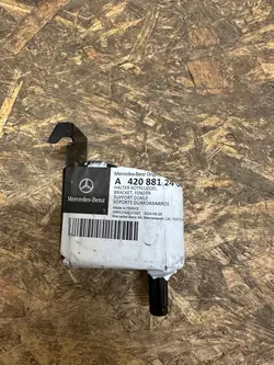 Support d'aile gauche Mercedes Citan OEM A4208812400