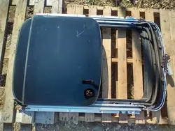 Mini Cooper Countryman R60 Kattoikkuna OEM 3057112 Kokonainen