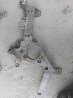 Support de marchepied droit MERCEDES ACTROS MP4 A9608850845