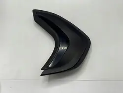 Tampão triangular BMW 7452403 para-lamas traseiro esquerdo