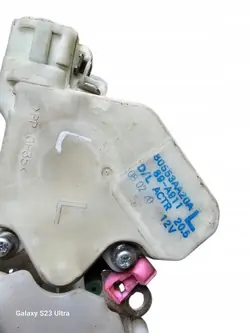 OEM 80553AA20A Linkes Schloss-Einlage für Maxity Cabstar