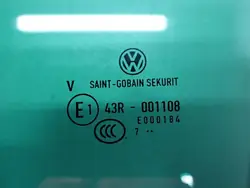 Vitre Portière Arrière Gauche OEM 5G6845025A VW Golf VII