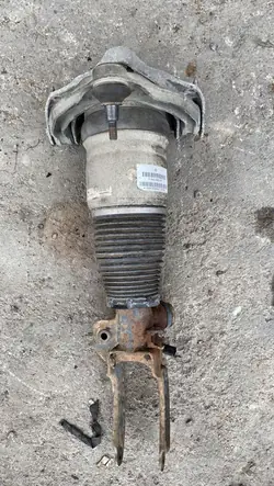 Framluftdämpare Volkswagen Touareg I 7L6412021AF