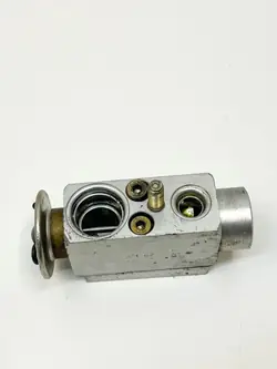 Mercedes-Benz A 140 830 04 84 AC-laajennusventtiili