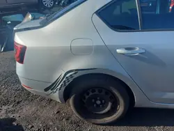 ĆWIARTKA Longeron Avant Gauche pour Skoda Superb II