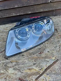 Farol Dianteiro Esquerdo VW Touareg 1
