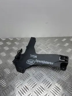 Kiinnitystuki Mercedes C205 W205 OEM 2055450040
