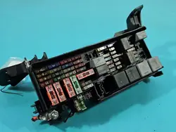 Sulakekaappi OEM A1645402372 Mercedes ML W164:lle