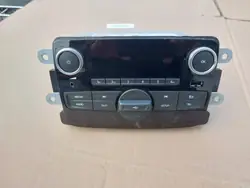 Radio Dacia Spring OEM 280210570R - Usado