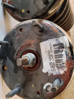 Taka-iskunvaimennin OEM BKU1273 Jaguar XF 2007-2015