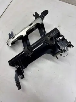 Maserati motorstyrenhetsfäste OEM Maserati