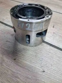 Bomba de óleo Mercedes OEM 6511811801 - Usada