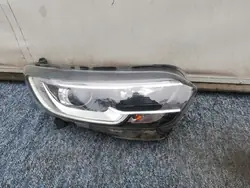 Oikea Etuvalaisin Renault Kadjar 15-18