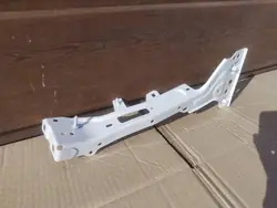 Support d'aile droit Audi A4 B9 OEM 8W0821136C
