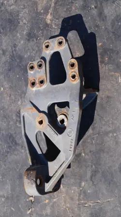 Fjäderfäste DAF XF 95 vänster sida OEM 1606969