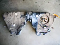 Bränslepumpstank BMW F11 F10 F06 F07 F12 OEM 7225002