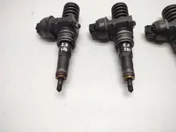 OEM 038130073AP vindrutetvättspump för VW Golf V Caddy