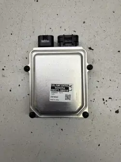 Polttoainepumpun ohjain OEM 8957158010 Lexus RX:lle