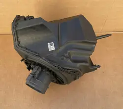 Ilmansuodattimen kotelo Audi A6 C8 2.0 TDI OEM