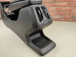 OEM 4A1CA61 keskikonsolin käsinoja BMW X1:lle