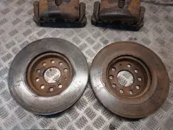 Jarrurattaat + Palat + Puristimet VW Touran Etu