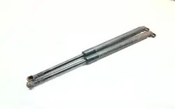 Vänster bagageluckgångjärn OEM 8222913 BMW 5 E39