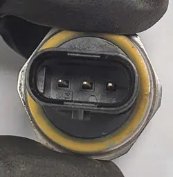 Sensor Pressão Combustível Ford OEM BU5A-9F972BA Usado