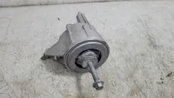 Mercedes Moottorin Tuki Vasen OEM A2062400001