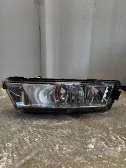 Farol Halógeno Esquerdo Skoda Rapid 12-15 5JA941701A OEM