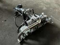 Colector de admisión OEM 17111-0R010 & válvula EGR Toyota