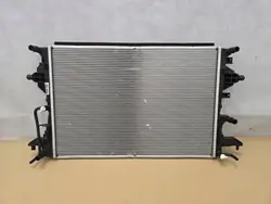 Radiateur d'eau OEM HYUN127 pour Hyundai Kona II EV