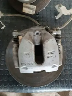 Jarrusatulat Etu- ja Takapää BMW 3 G20 G21 Zaciski