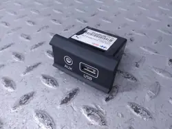 Prise USB Kia Ceed d'occasion OEM 96120C0000
