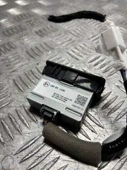 USB-pistorasia OEM 8A350-T20-A010-M1 Honda Civic XI:lle