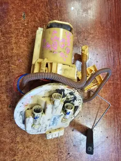 Bomba de combustible Opel OE 228216003 - Usada
