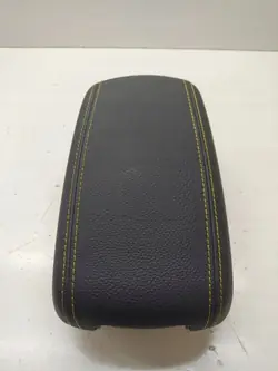 Kia Stonic 2023 Konsoli käsinoja OEM AAA20462