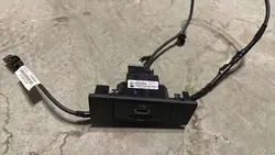 USB-pistorasia OEM GC3T14F014AA Ford Mondeo MK V:lle