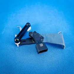 Capteur de niveau phare avant gauche OEM 6895467 BMW X5