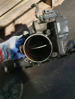 Corpo de borboleta VW CRAFTER 2.0 TDI 03L128063H