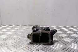 Boîtier de thermostat VOLVO S80 II 2.4L Diesel 2008 OEM 30650022