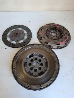 Kaksoismassakytkinsetti Citroen DS4 2.0 HDI