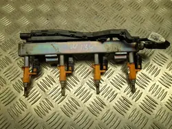Toyota Brandstofverdeler OEM 82125F4020A Gebruikt