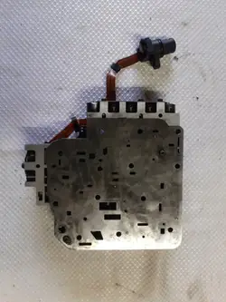 Corps de valve boîte auto Audi 01M325105 d'occasion