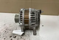 Vaihtovirtageneraattori NISSAN JUKE 1.6L 2011 OEM 231001KA1M