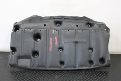 Maserati LEVANTE M161 underkroppsskydd OEM 670034878