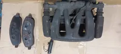 Ensemble d'étriers de frein Lancia Thesis avant gauche 2-pistons 330mm
